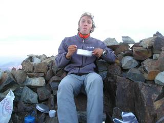 j09_20_bouffeAuSommet image